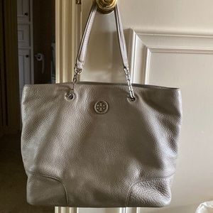 Used Tory Burch shoulder bag! Good condition!